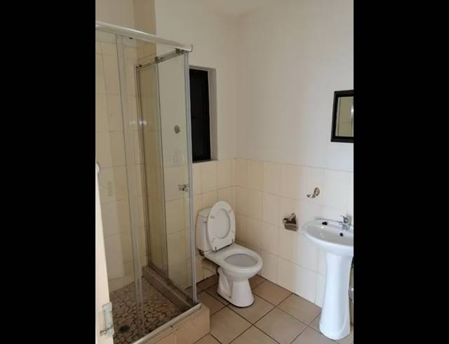 2 BEDROOM TOWNHOUSE FOR SALE IN SUNNYROCK